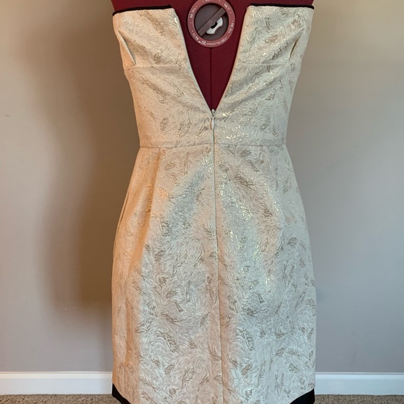 BCBG tapestry dress, size 2, with pockets - Picture 3 of 3